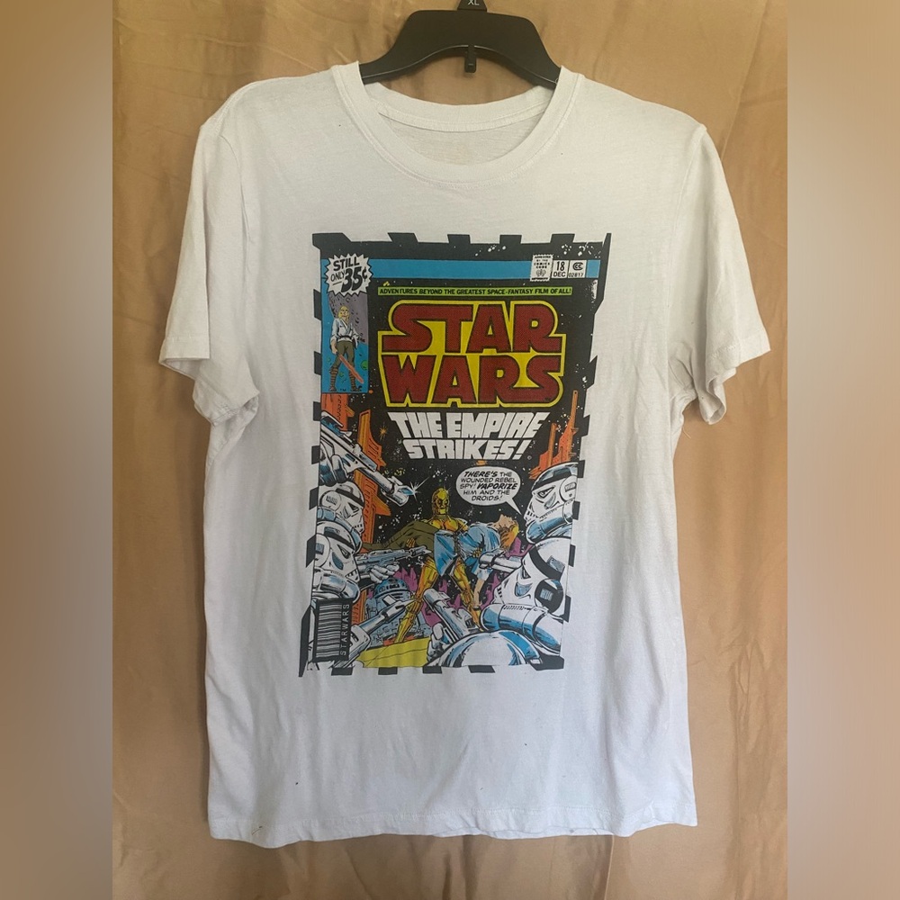 STARWARS graphic tee unisex size fits like a medium